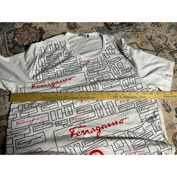 Vintage Salvatore Ferragamo Spell Out Graphic T-shirt Size Large *See Pictures* - Picture 9 of 13